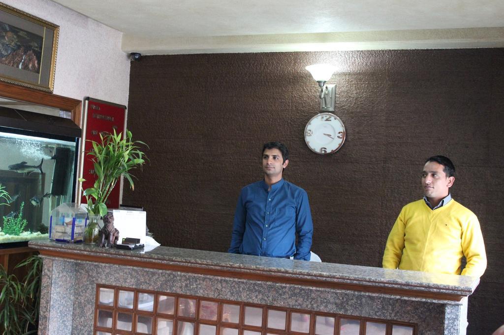 Indira International Inn New Delhi Exteriör bild